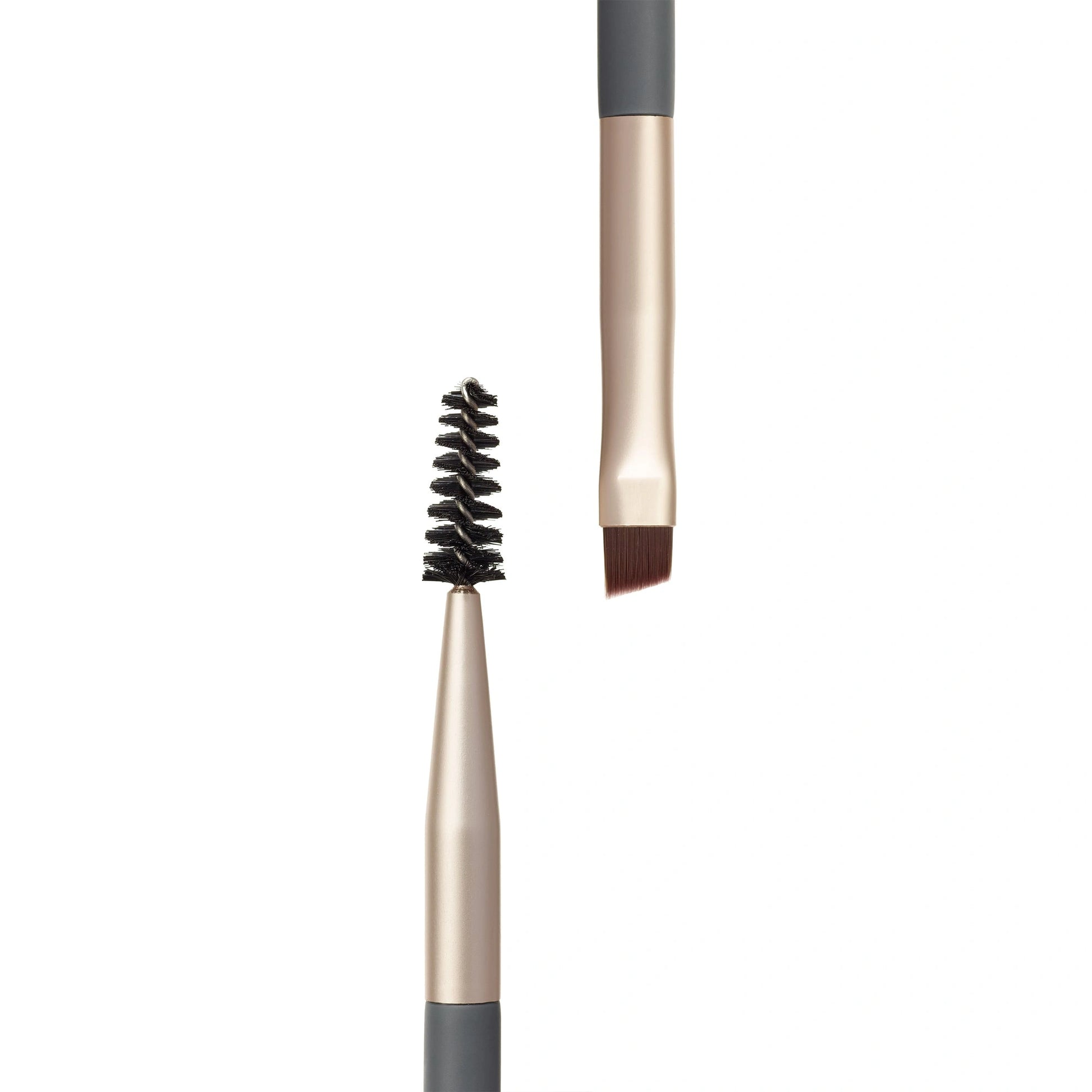 Jane Iredale Eye Brow Brush met dubbele zijde, hoekborstel en spoolie voor perfect gedefinieerde wenkbrauwen.