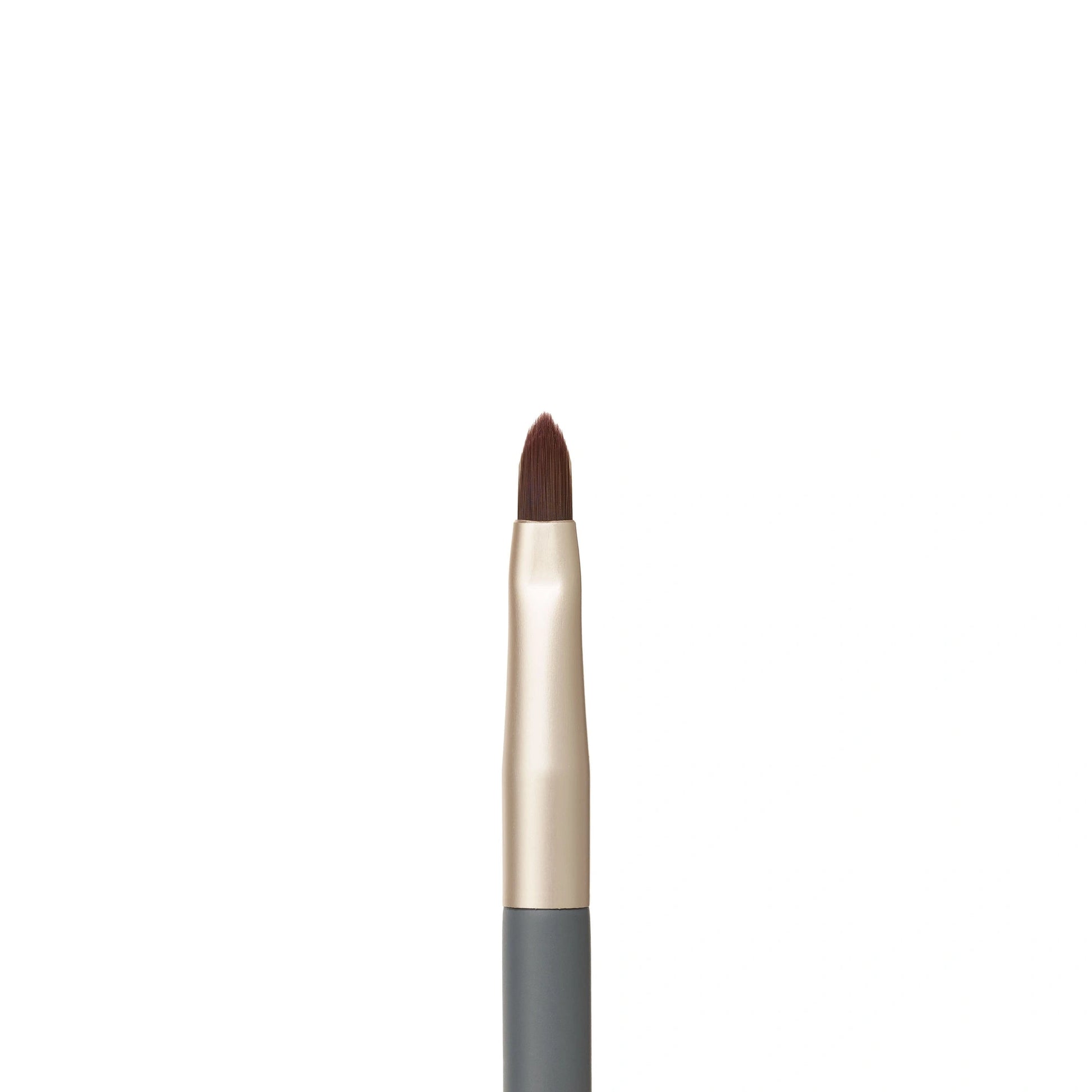 Jane Iredale Lip Brush met fijne punt voor precieze lipkleur applicatie en contouring.