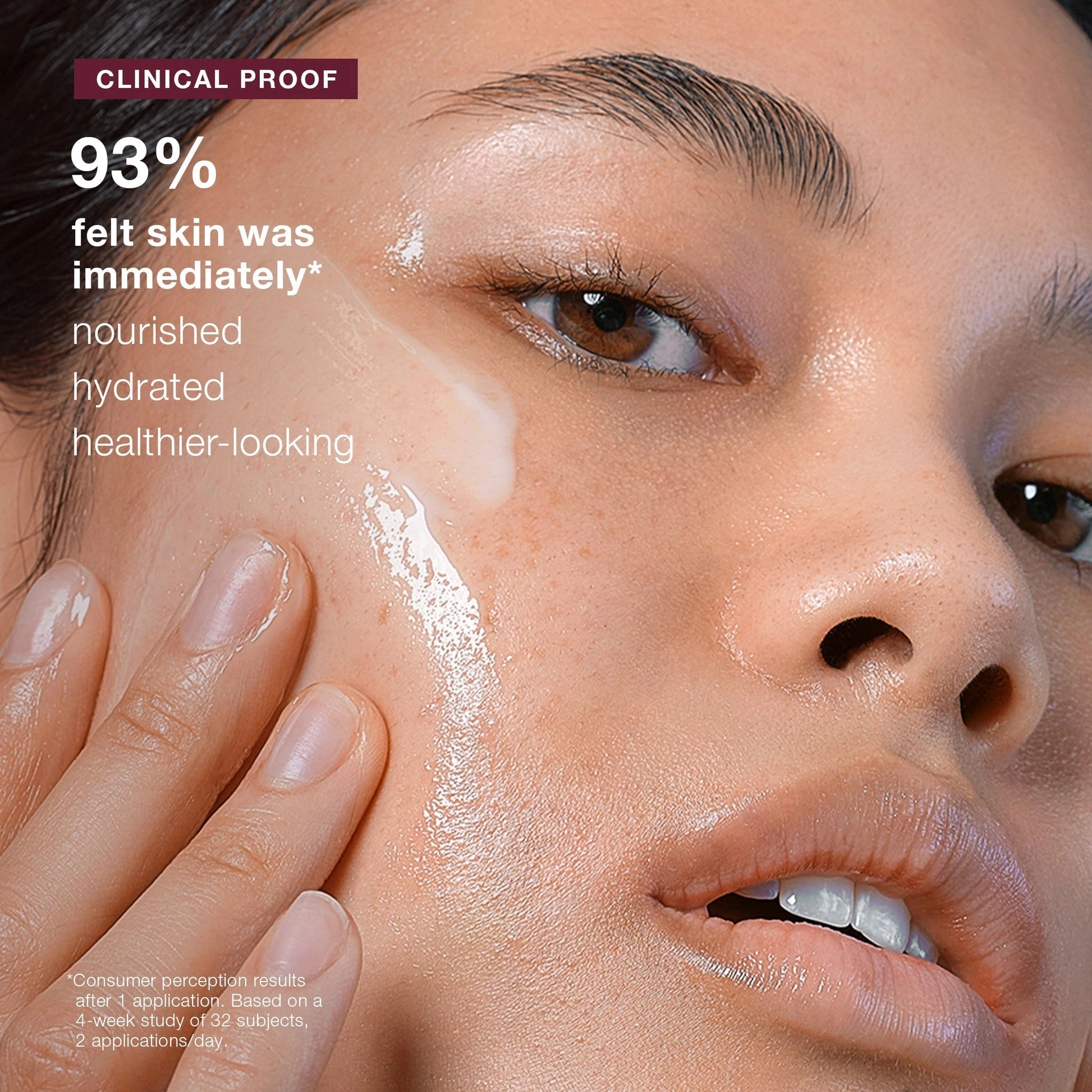 Dermalogica Dynamic Skin Strengthening Serum 30ml, model aanbrengen serum voor een gehydrateerde en gezonde huid.
