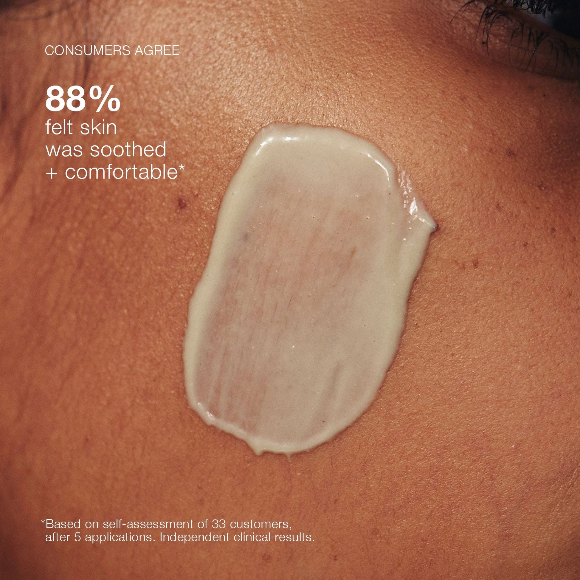 Dermalogica PowerBright Dark Spot Peel 50ml op huid met zachte, comfortabele textuur en klinische resultaten.