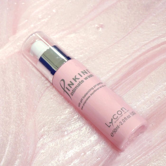 Lycon Pinkini Intimate Wash 50ml in een lichtroze flesje, perfect voor de gevoelige bikinizone, met pH-gebalanceerde formule.