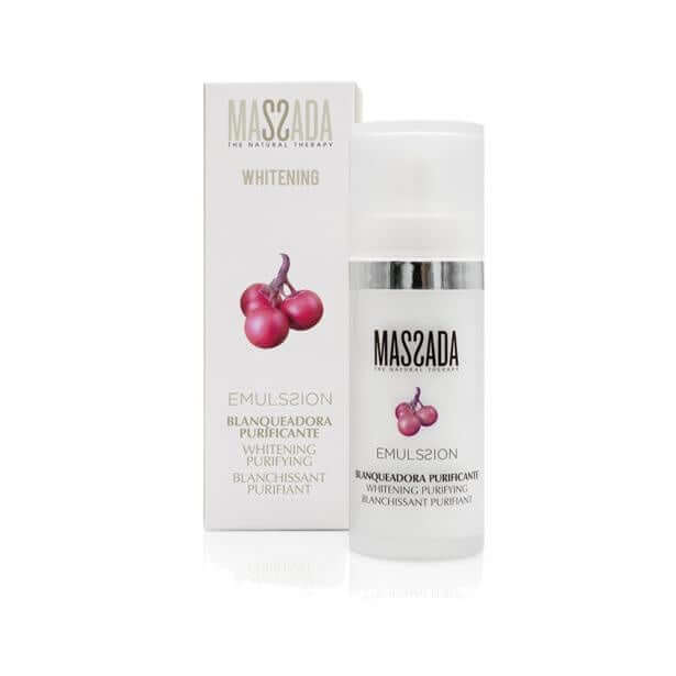 Massada - Whitening Purifying Emulsion 30ml, hydraterende emulsie in verpakkingsdoos voor een egale teint.