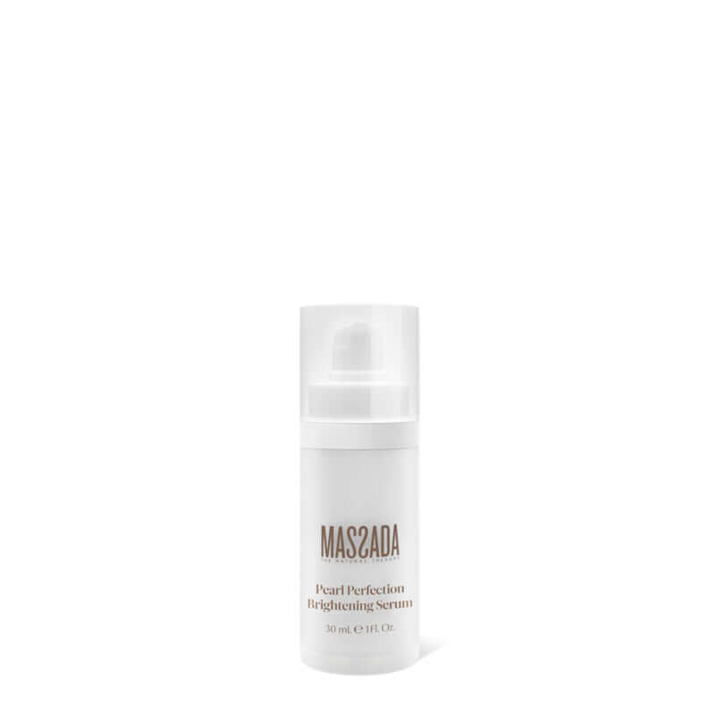 Massada Pearl Perfection Brightening Serum 30ml in elegante flacon voor stralende huid met parelextract en peptiden