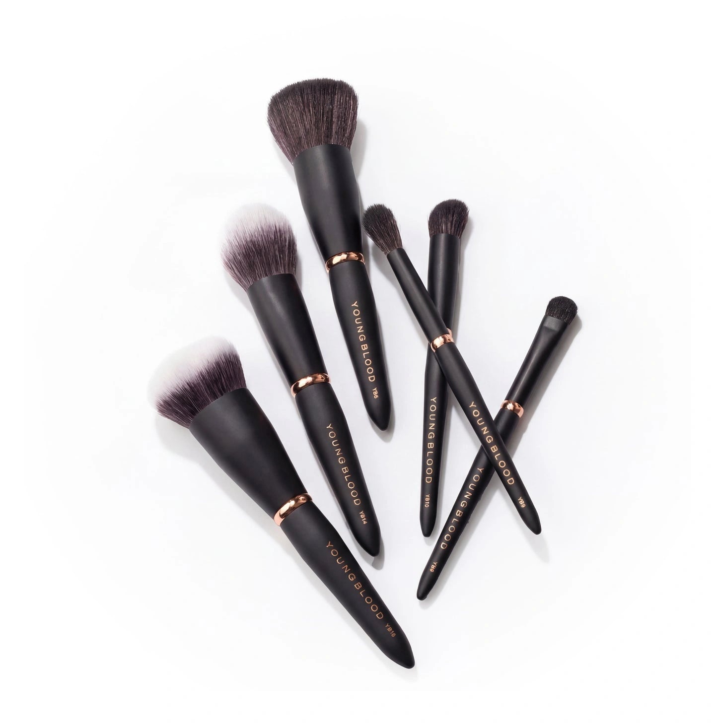 Youngblood Travel Luxe Brush Set in reisformaat, met 6 stijlvolle kwasten en een luxe afwerking.